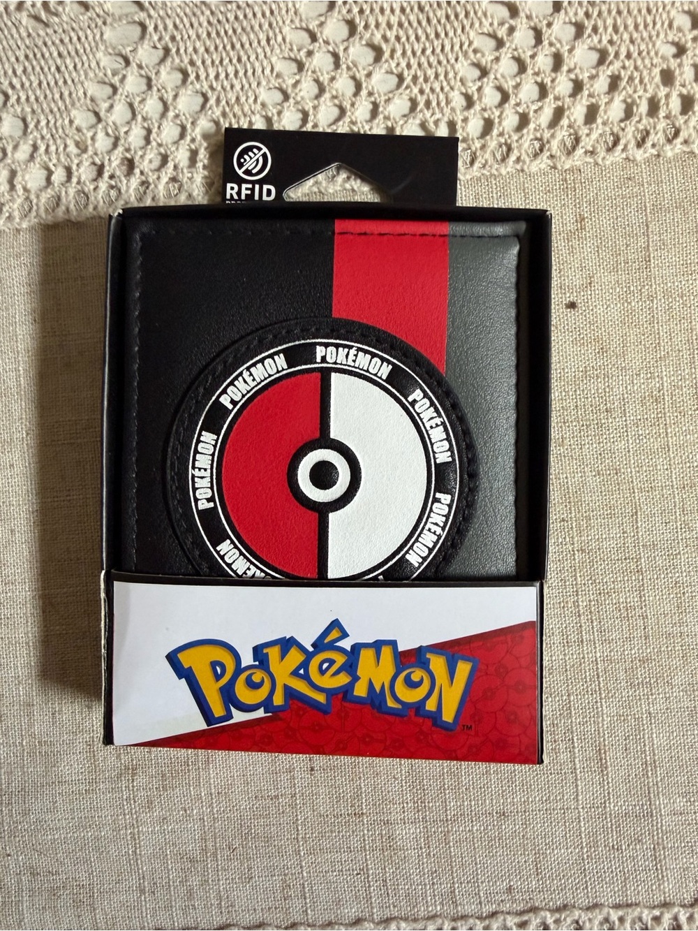 Pokémon Black & Red Poké Ball RFID Wallet NWT